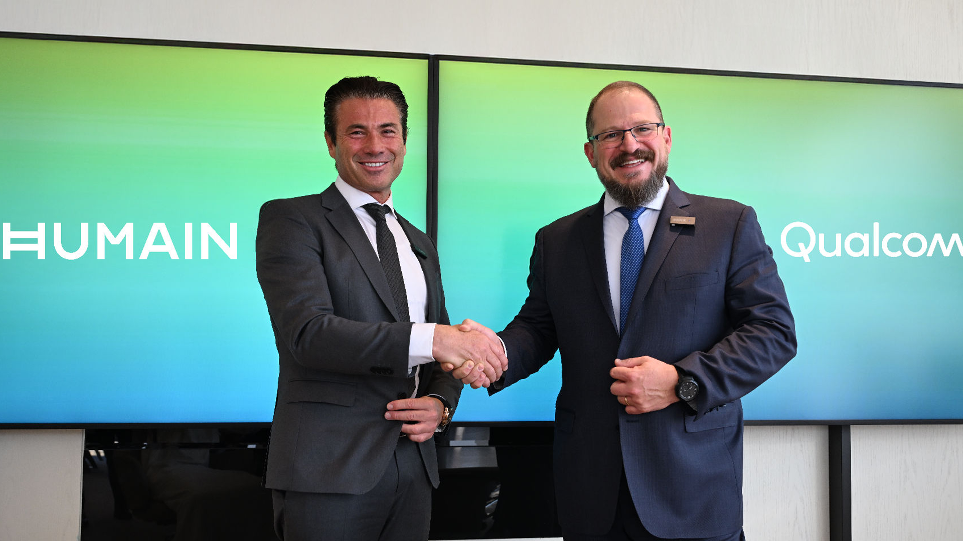 كوالكوم تدخل سباق مراكز بيانات الذكاء الاصطناعي مع “هيومان” السعودية كأول شريك رئيسي