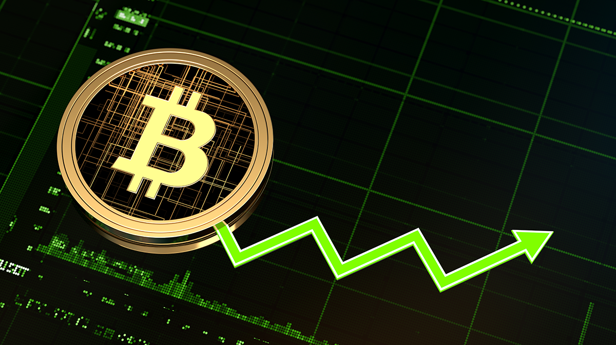 بيتكوين تهبط وتضغط على سوق العملات الرقمية في 2025