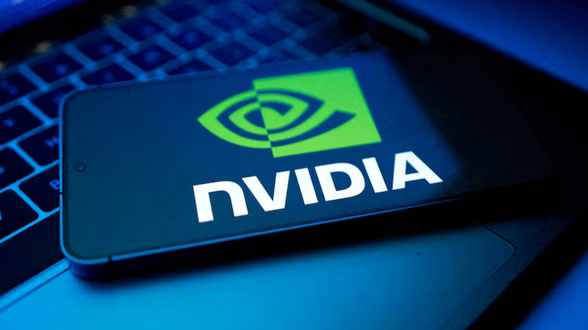 إنفيديا تتجاوز 5 تريليونات دولار وتصبح أغلى شركة تكنولوجية في العالم