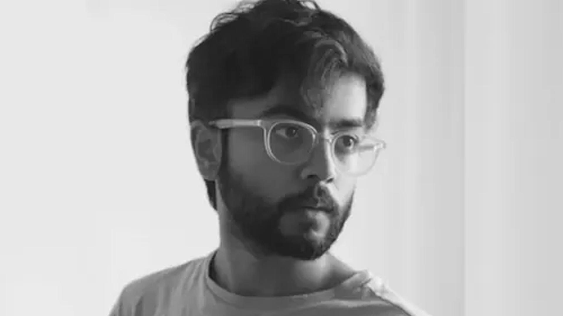 مغادرة مصمم iPhone Air: أبيدور شودري ينضم لشركة ذكاء اصطناعي