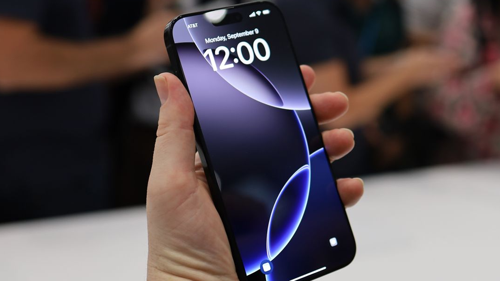 تسريب جديد يكشف تصميم iPhone 18 Pro