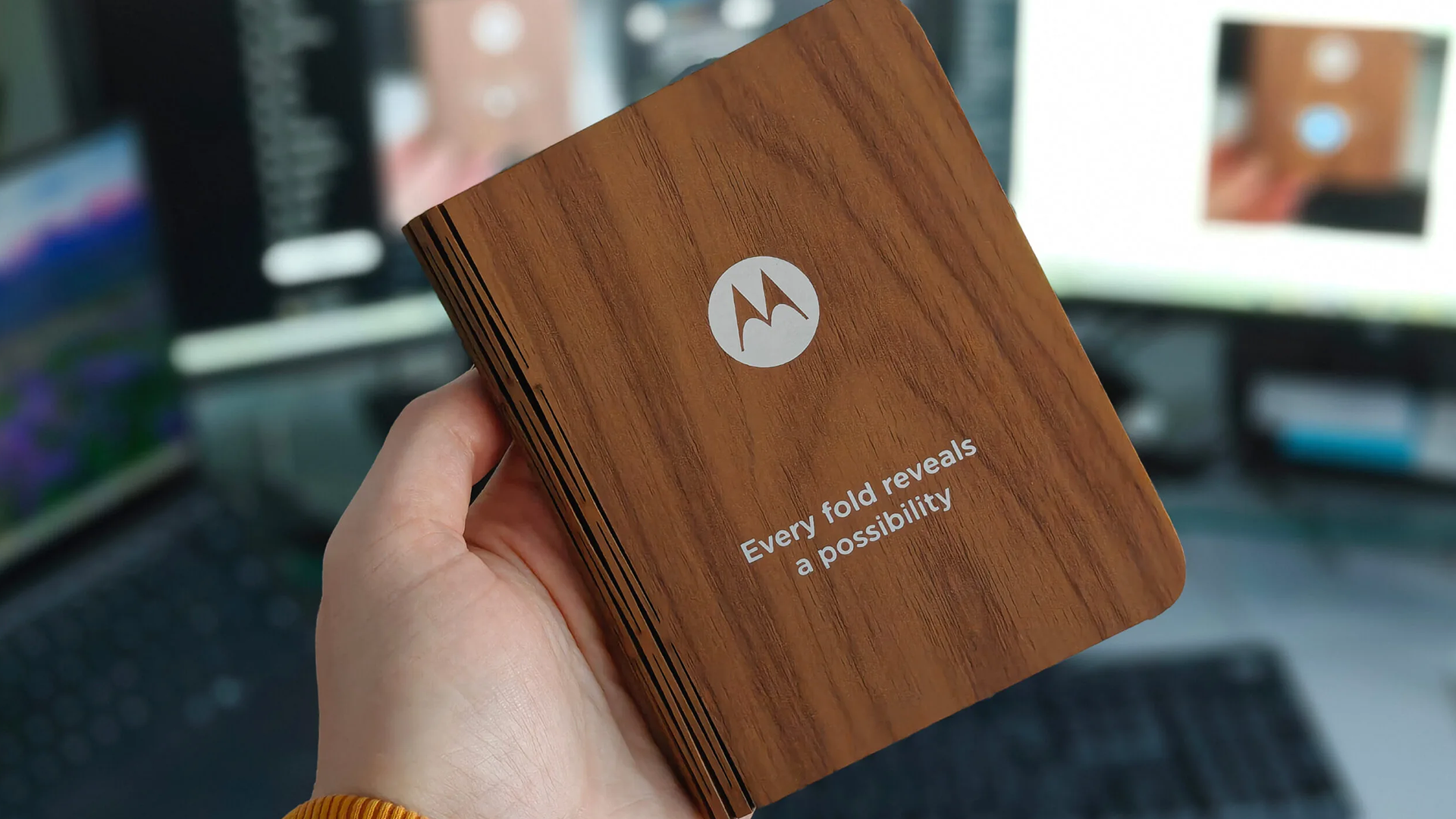موتورولا تلمّح لهاتف قابل للطي جديد لمنافسة Galaxy Z Fold 7
